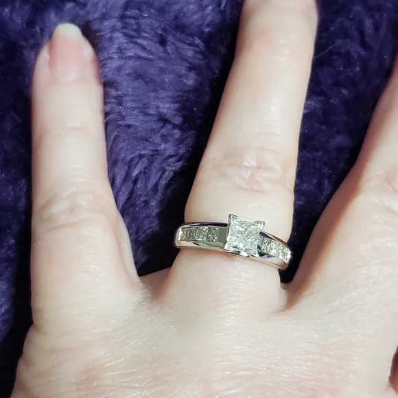 Helzberg Diamonds 14k White Gold Princess Diamond Engagement Ring 💞💎💍 - Picture 13 of 17